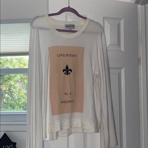 LIKE NEW WILDFOX BELL SLEEVE SWEATER SIZE MEDIUM